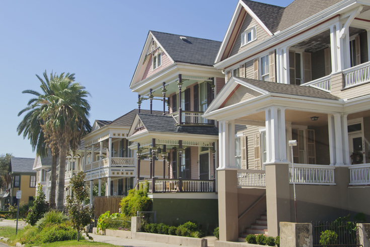Take an architectural tour of the East End Historic District.